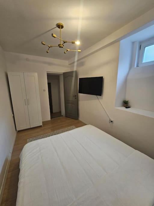 Heart Of City Center 4Br 2Bath 10 Pers 부쿠레슈티 외부 사진