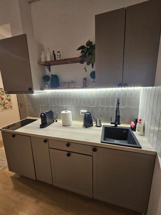 Heart Of City Center 4Br 2Bath 10 Pers 부쿠레슈티 외부 사진