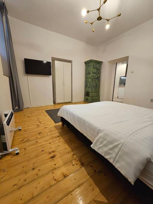 Heart Of City Center 4Br 2Bath 10 Pers 부쿠레슈티 외부 사진